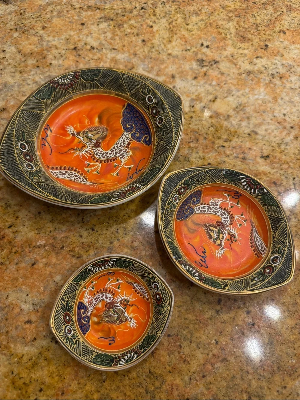 Vintage mid-20th-century Japanese hand-painted porcelain nesting dishes